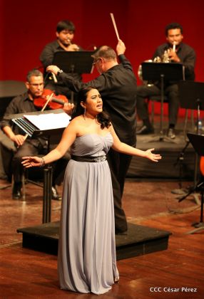 Homenaje a las Madres Nicaragüenses con Música, Canto y Paz