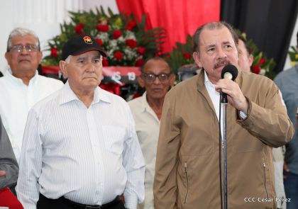 Presidente Daniel condecora póstumamente al compañero Raúl Venerio