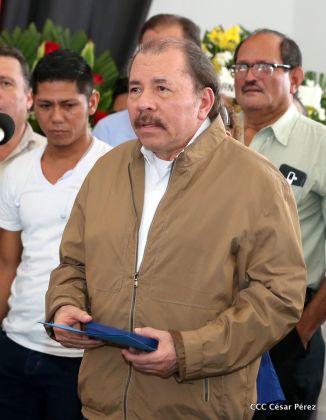 Presidente Daniel condecora póstumamente al compañero Raúl Venerio