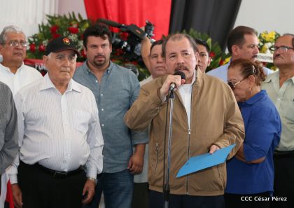 Presidente Daniel condecora póstumamente al compañero Raúl Venerio