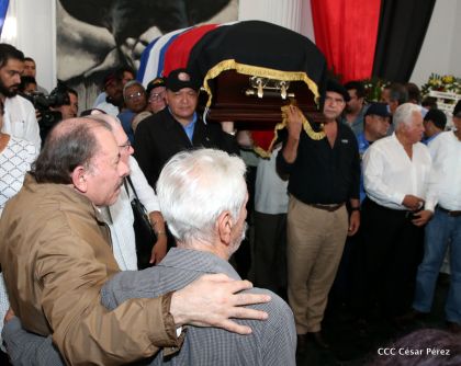 Presidente Daniel condecora póstumamente al compañero Raúl Venerio