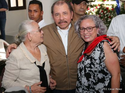 Presidente Daniel condecora póstumamente al compañero Raúl Venerio