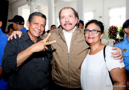 Presidente Daniel condecora póstumamente al compañero Raúl Venerio