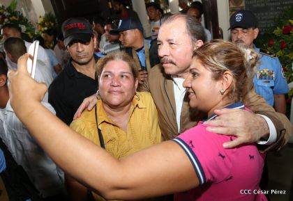 Presidente Daniel condecora póstumamente al compañero Raúl Venerio