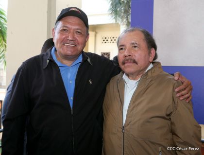 Presidente Daniel condecora póstumamente al compañero Raúl Venerio