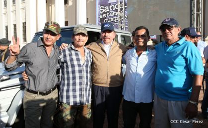 Presidente Daniel condecora póstumamente al compañero Raúl Venerio