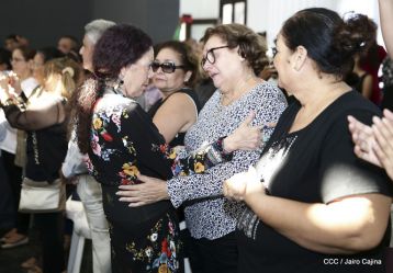 Presidente Daniel condecora póstumamente al compañero Raúl Venerio