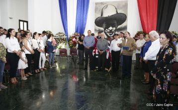 Presidente Daniel condecora póstumamente al compañero Raúl Venerio