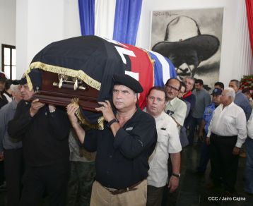 Presidente Daniel condecora póstumamente al compañero Raúl Venerio