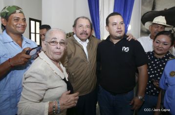 Presidente Daniel condecora póstumamente al compañero Raúl Venerio