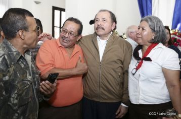 Presidente Daniel condecora póstumamente al compañero Raúl Venerio