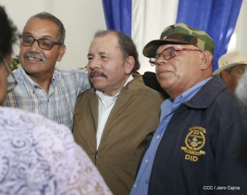 Presidente Daniel condecora póstumamente al compañero Raúl Venerio