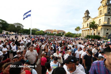 Reconocimiento al Héroe de la Paz y del Amor, Compañero Bismarck Martínez