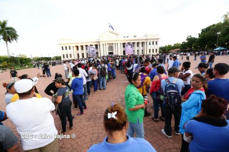 Reconocimiento al Héroe de la Paz y del Amor, Compañero Bismarck Martínez