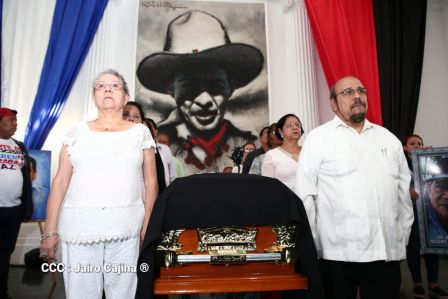 Reconocimiento al Héroe de la Paz y del Amor, Compañero Bismarck Martínez