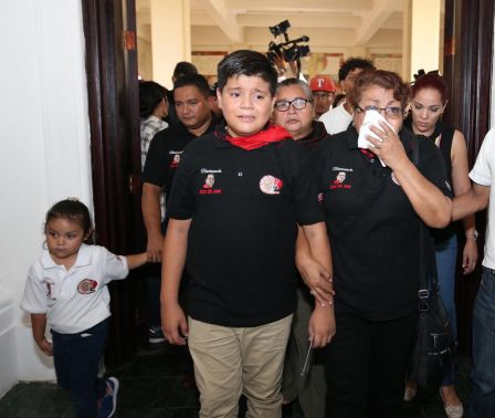 Reconocimiento al Héroe de la Paz y del Amor, Compañero Bismarck Martínez