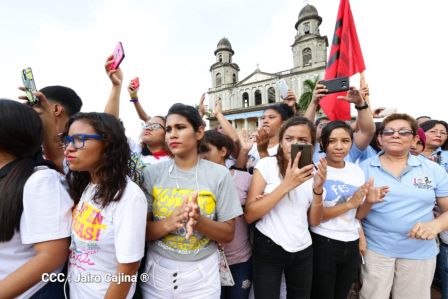 Reconocimiento al Héroe de la Paz y del Amor, Compañero Bismarck Martínez