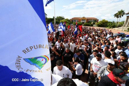 Reconocimiento al Héroe de la Paz y del Amor, Compañero Bismarck Martínez