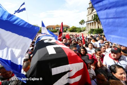 Reconocimiento al Héroe de la Paz y del Amor, Compañero Bismarck Martínez