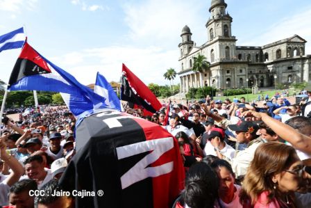 Reconocimiento al Héroe de la Paz y del Amor, Compañero Bismarck Martínez