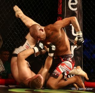 Combate Mayorga VS. Checho