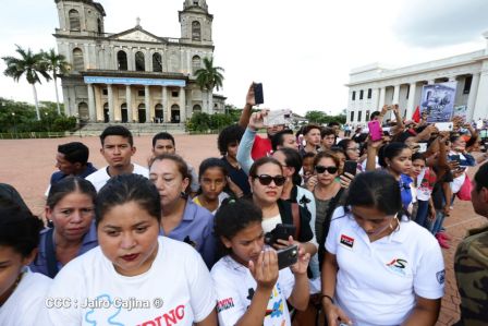 Reconocimiento al Héroe de la Paz y del Amor, Compañero Bismarck Martínez