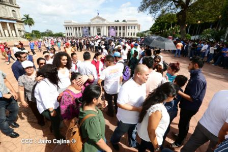 Reconocimiento al Héroe de la Paz y del Amor, Compañero Bismarck Martínez