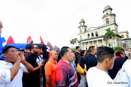 Reconocimiento al Héroe de la Paz y del Amor, Compañero Bismarck Martínez