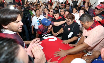 Reconocimiento al Héroe de la Paz y del Amor, Compañero Bismarck Martínez