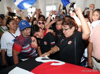 Reconocimiento al Héroe de la Paz y del Amor, Compañero Bismarck Martínez