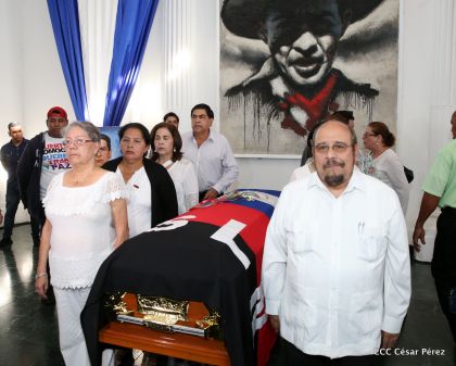 Reconocimiento al Héroe de la Paz y del Amor, Compañero Bismarck Martínez