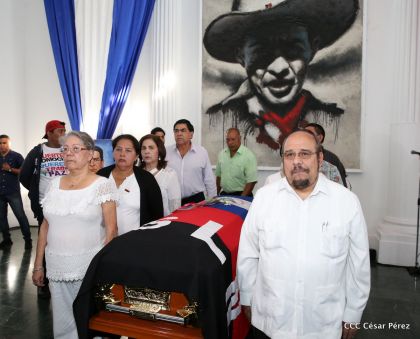 Reconocimiento al Héroe de la Paz y del Amor, Compañero Bismarck Martínez