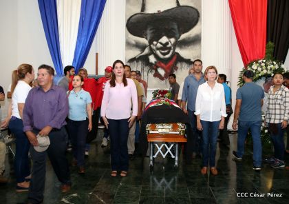 Reconocimiento al Héroe de la Paz y del Amor, Compañero Bismarck Martínez