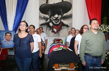Reconocimiento al Héroe de la Paz y del Amor, Compañero Bismarck Martínez