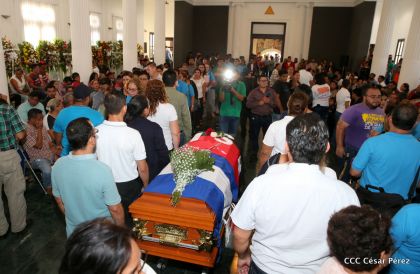 Reconocimiento al Héroe de la Paz y del Amor, Compañero Bismarck Martínez