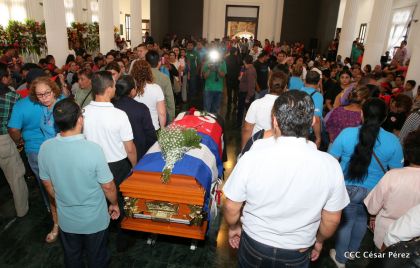 Reconocimiento al Héroe de la Paz y del Amor, Compañero Bismarck Martínez