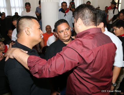 Reconocimiento al Héroe de la Paz y del Amor, Compañero Bismarck Martínez