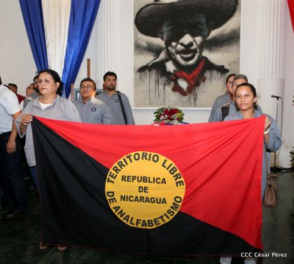 Reconocimiento al Héroe de la Paz y del Amor, Compañero Bismarck Martínez