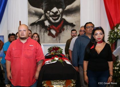 Reconocimiento al Héroe de la Paz y del Amor, Compañero Bismarck Martínez