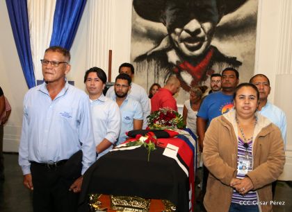 Reconocimiento al Héroe de la Paz y del Amor, Compañero Bismarck Martínez