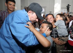 Homenaje al héroe del amor Bismarck Martínez