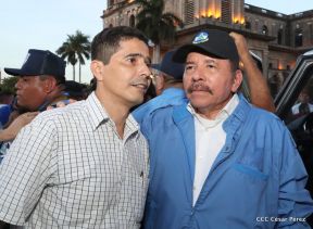 Homenaje al héroe del amor Bismarck Martínez