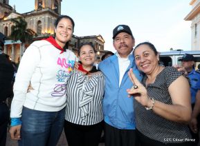 Homenaje al héroe del amor Bismarck Martínez