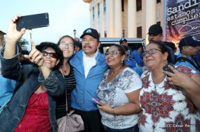 Homenaje al héroe del amor Bismarck Martínez