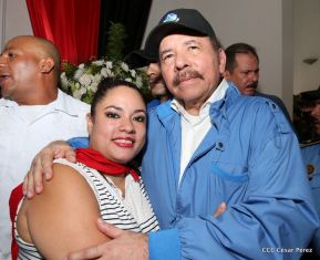 Homenaje al héroe del amor Bismarck Martínez