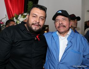 Homenaje al héroe del amor Bismarck Martínez