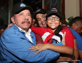 Homenaje al héroe del amor Bismarck Martínez