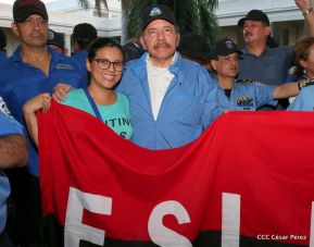 Homenaje al héroe del amor Bismarck Martínez