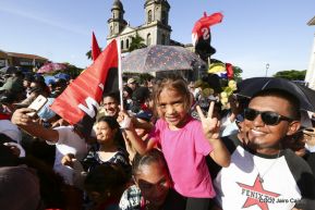 Homenaje al héroe del amor Bismarck Martínez