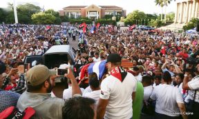 Homenaje al héroe del amor Bismarck Martínez